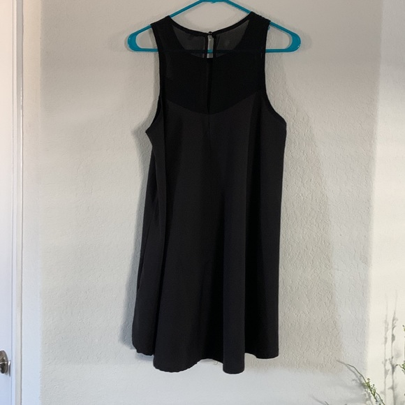 Black shift dress from Tobi - Picture 3 of 3
